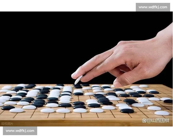 《探索在线围棋对弈的魅力与挑战：未来竞技平台的创新与发展》